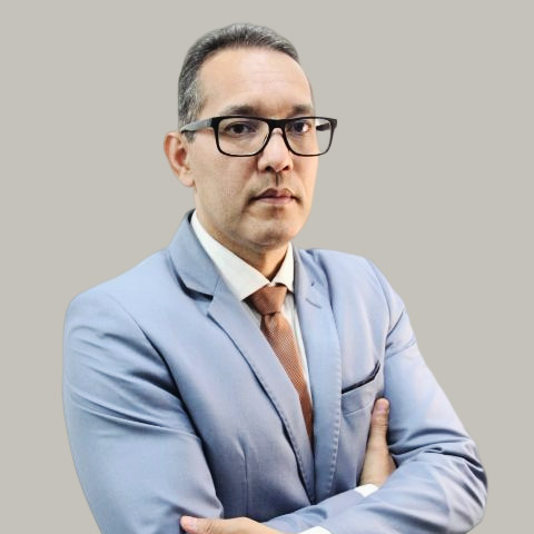 Dr. Fábio Viana Barros